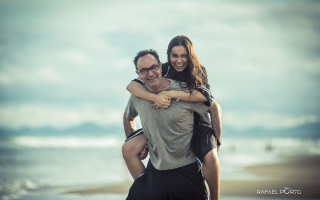 fotografo-para-ensaio-fotografico-sessao-de-fotos-book-rafael-porto-praia-guaratuba-giovana-rosa-4.jpg